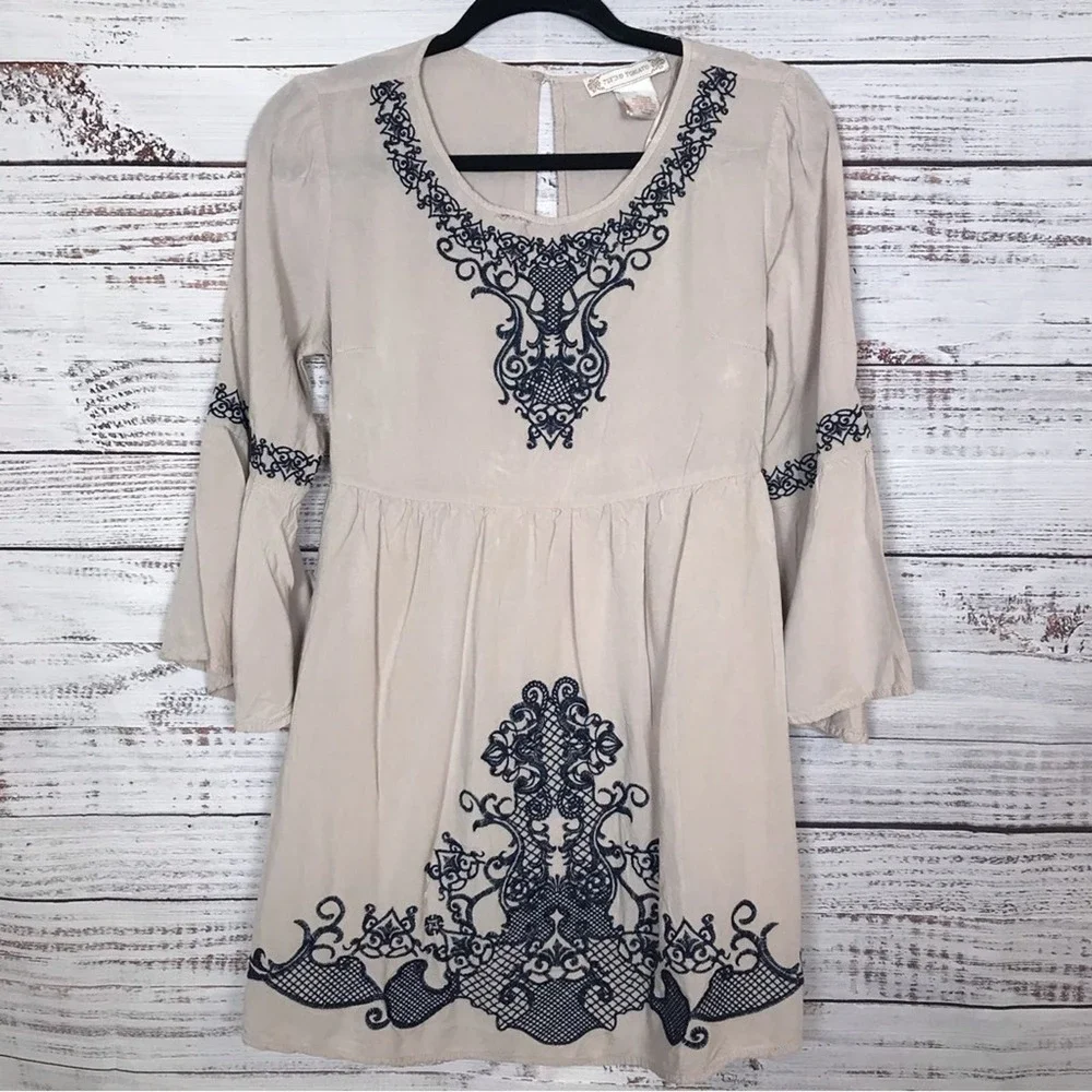 Flying Tomato Bell Sleeve Embroidered Boho Size Large Mini Dress - Picture 2 of 8